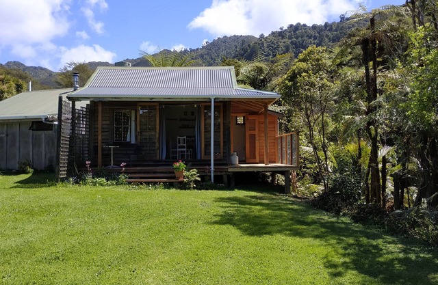 Opua Garden Cottage, sleeps 3