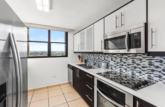Otium Stay Steps From the Beach City Views Pet Friendly