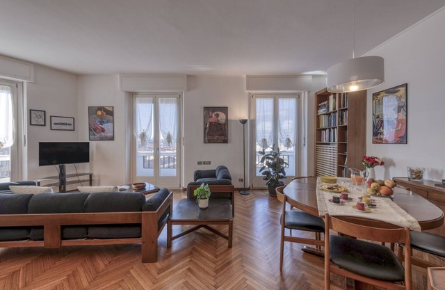 Otto Novembre, 3 – Spacious and Elegant with a View