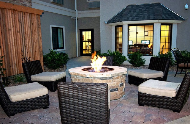 Outdoor Pool. Free Breakfast. Gym. Perfect for Groups!