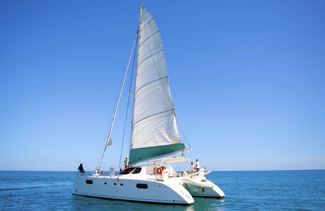 Overnight on a catamaran. A catana 471!