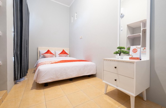 OYO 2727 Nareswari Guest House