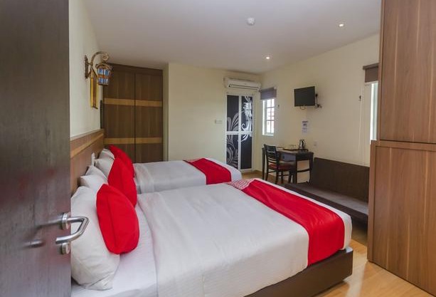 OYO 596 The Vintage Hotel