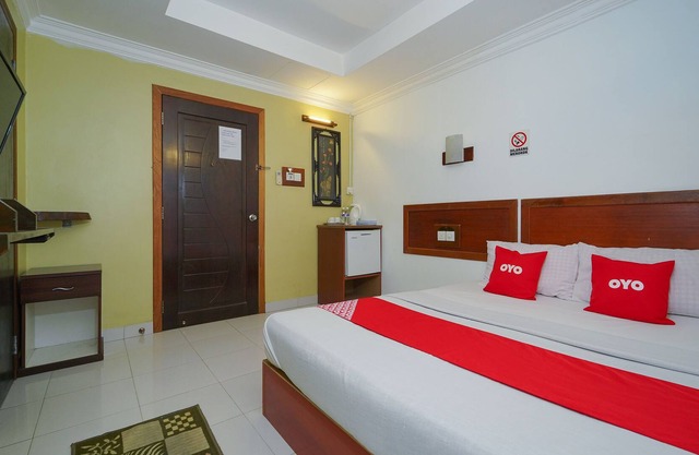 OYO 89976 Fins Hotel