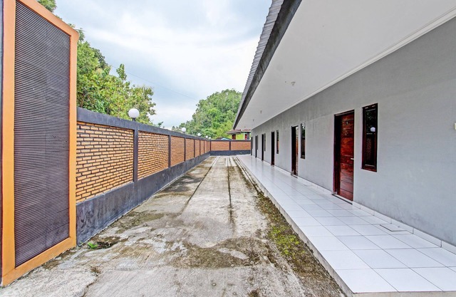 OYO 92289 Hotel Aji Kusuma