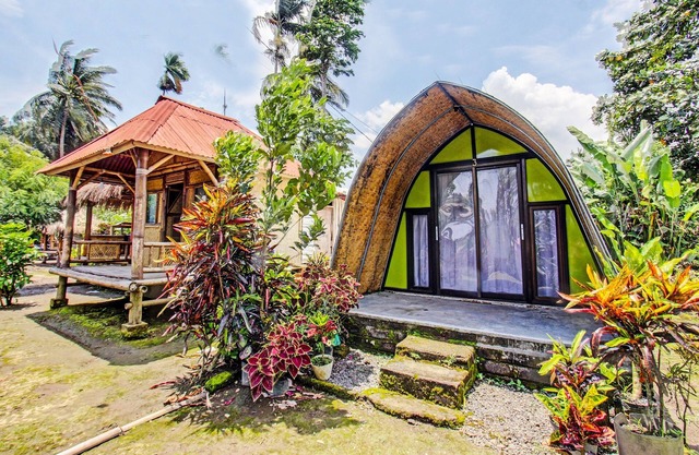 OYO 92354 Samalas Syariah Homestay Near SDN TANAK BEAK