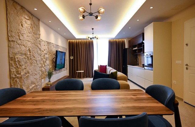 Oyster SeaView Suite
