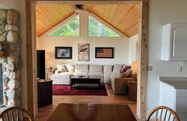 P&P Lakeside Lodge