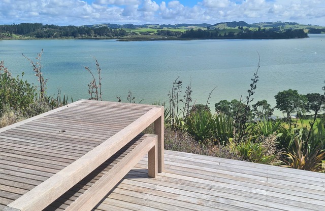 Pahi house beautiful harbour views - 5 minute walk to Pahi Wharf