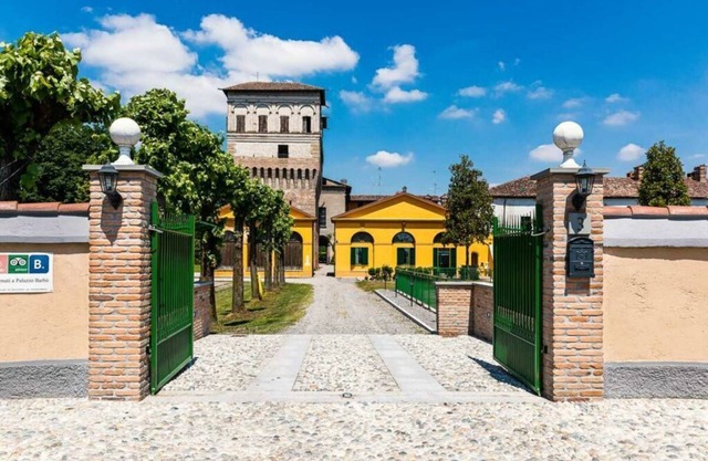 Palazzo Barbò Comfortable holiday residence