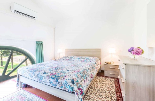Palazzo Barbò (historical medieval palace) relax outdoors, great for vacation or work