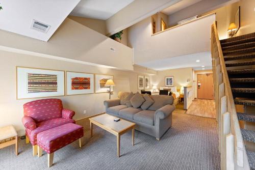 Palisades Tahoe Lodge Rentals Studio Loft #334