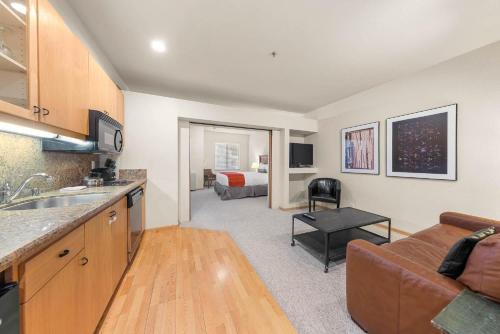 Palisades Tahoe Lodge Rentals Studio #152
