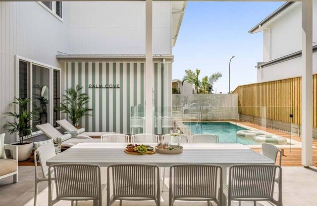 Palm Cove Skennars - Beautifully designed coastal retreat