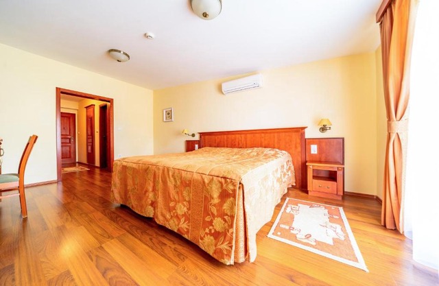 Pannon Hotel Bejelentkezés 20 óráig, Check-in until 20 o'clock, Einchecken bis 20 Uhr