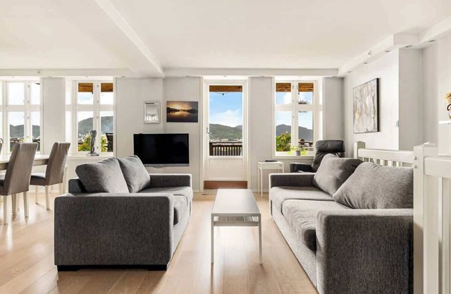 Panoramic City Views Just 600m From Bryggen!
