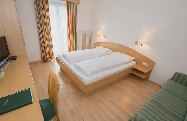 Panoramic double room 2/3/4/5/6/10/11/12/13/14 - Lipeter + Bergheimat, Hotel