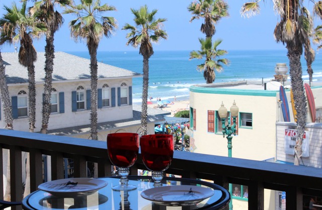 PANORAMIC OCEAN VIEWS! Steps To Beach, Shops, Restaurants, Night Life