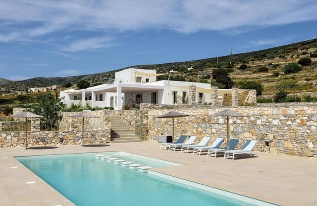 Panoramic seaview villa w/large private pool 18m in the Cyclades