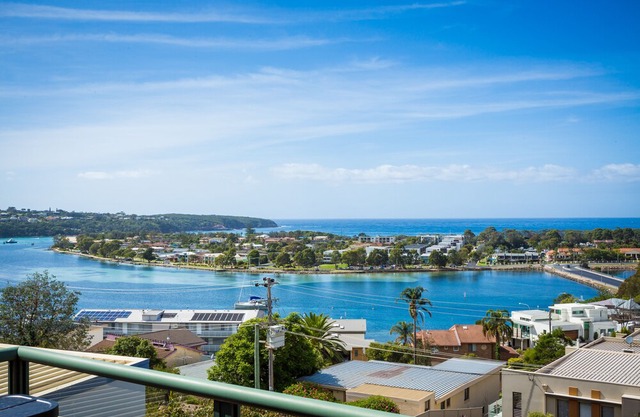 Panoramic Townhouses (3 Bedroom Pet Friendly Apartment with views) - 5+ nights