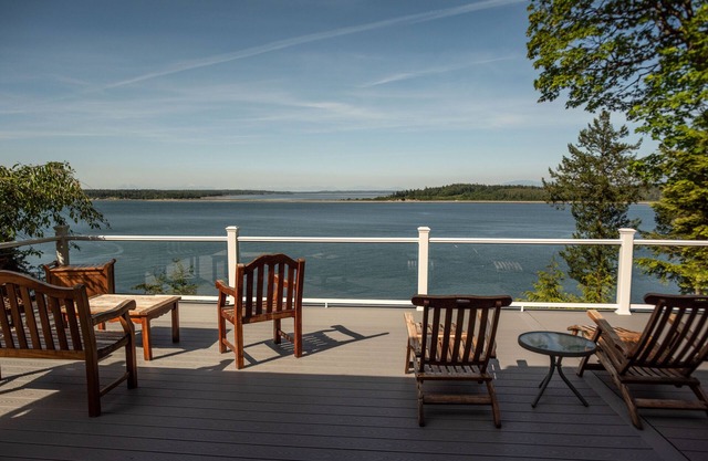 Panoramic Water Views/Pet Friendly