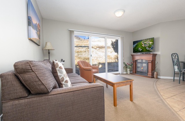 Paradise Canyon Golf Resort - Luxury Condo M399