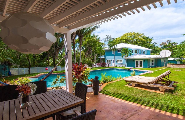 Paradise Found - Sleeps 6