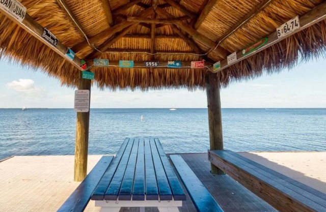 Paradise Moon Bay!