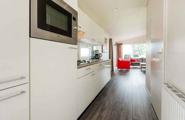 ✓ Parel at Recreatiepark het Esmeer ✓ Holiday home for 5 persons ✓ Located in Aalst (Gelderland) ✓ Waterside holiday park ✓ Book directly through the park