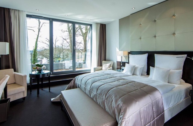 Parkresidenz Deluxe mit Balkon Inkl. Frühstück - Relais & Châteaux Hotel Burg Schwarzenstein