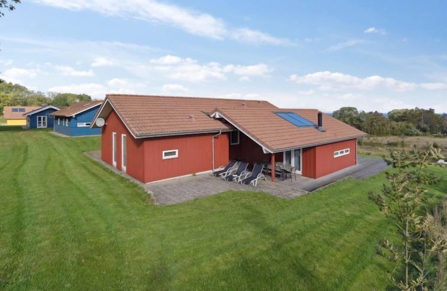 "Pascal" - 600m from the sea by Interhome