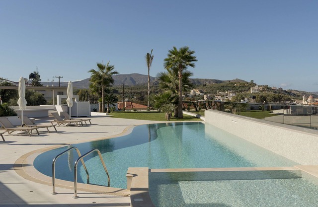 Pasiphae Luxe Apt with Private Pool, Seaview at Amphimatrion