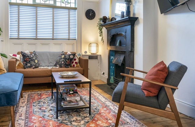 Pass the Keys | Exquisite 3 Floor Townhouse Perfect Location