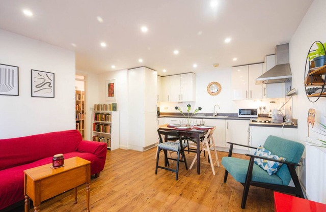 Pass The Keys | Modern 2-Bed Apartment with Private Balcony, Near Dalston Junction Station - Ideal Urban Retreat!