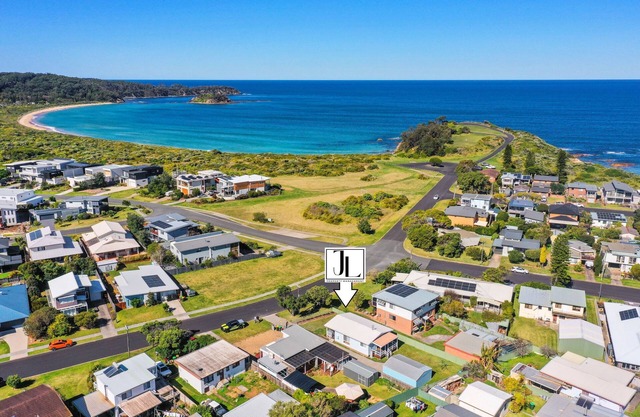 Pat’s Place | Flat Walk to Barlings Beach, WiFi