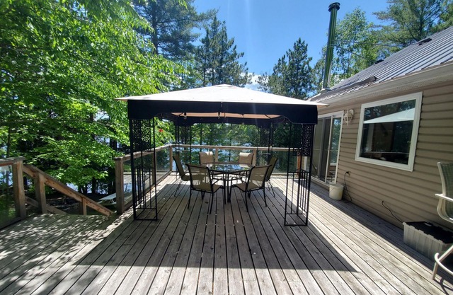 Patterson Lake - Lakeview Cottage - Waterfront! W Hot Tub!