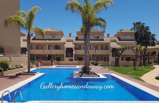 PAUL'S PLACE (Albatros) 10 min walk to beach-3 bed air con/heat wifi available