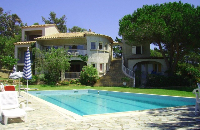 PAVILION - 6 PEOPLE - 110m² with terrace and view of the Gulf of Ajaccio