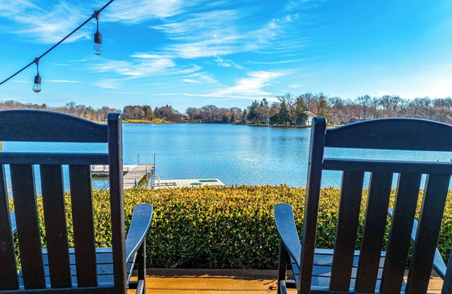 Paw Paw Fall Getaway: Wine Fest & Apples!