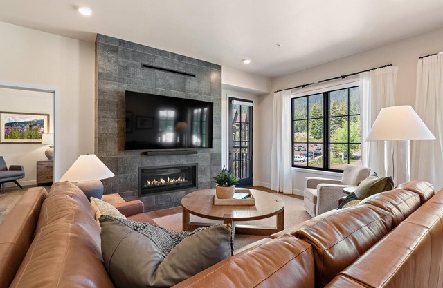 Payette Forward Village 2 Bedroom Luxury Condo - Upscale Condo| Incredible Mountain View