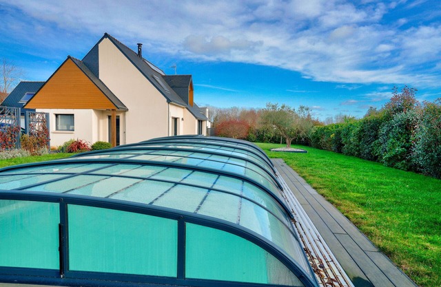 Pays Bigouden, maison pour 8 with a pool