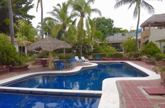 PB2 Steps from Playa Manzanillo with King Size Bed