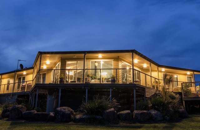 Peace & privacy on mountain topnSpectacular rural & coastal views