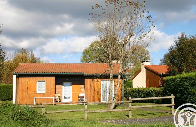 Peaceful chalet with fireplace in Usson-en-Forez