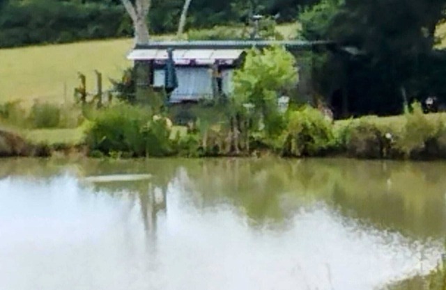 Peaceful en-suite cabin all mod cons. Close to and overlooking our fishing lake.