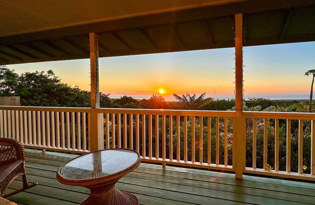 Peaceful Hawaii Island Getaway: Lanai, Ocean Views