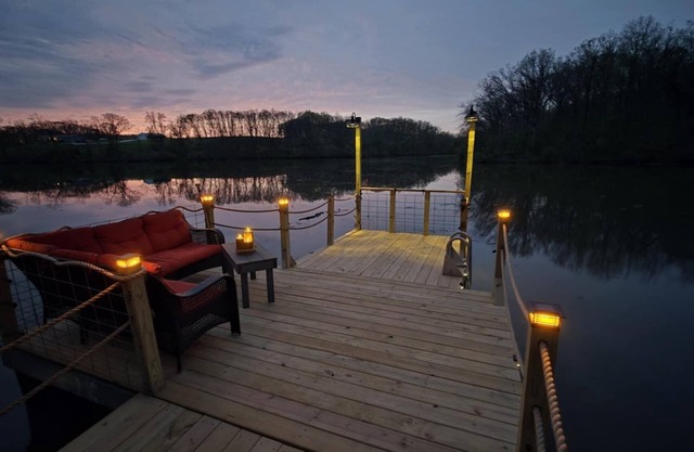 Peaceful Lakeside Getaway with Private Dock surrounded with Serene Wilderness