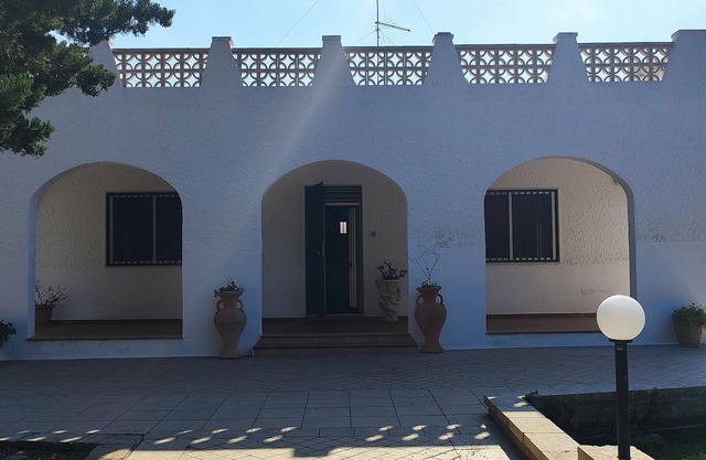 Peaceful Nature Salento Villa w/Beach at 5 mins & Private Jacuzzi