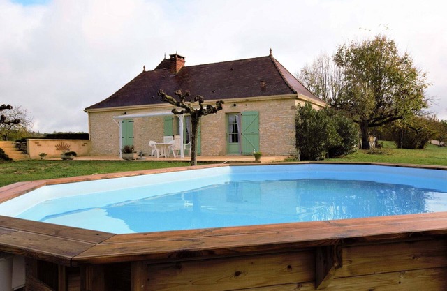 Peaceful Stay in Thédirac