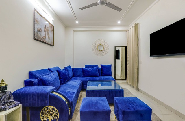 Peacefulhuts 2BHK near IGI International Airport Delhi n